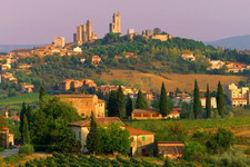  San Gimignano hotels inns bed breakfast lodgings accommodations self-catering apartments holidays houses villas Siena surroundings Tuscany vacation rentals