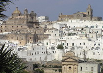  Ostuni hotels inns Ostuni bed breakfast lodgings accommodations self-catering apartments Ostuni holidays houses villas Apulia vacation rentals. 