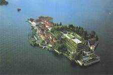  Stresa Italy hotel inn bed breakfast residence self-catering accommodation directory. 
