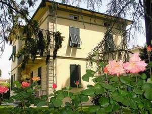 Villa Romantica Bed and Breakfast - Lucca , Italy
